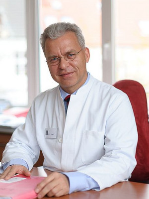 Dr. Erik Engel
